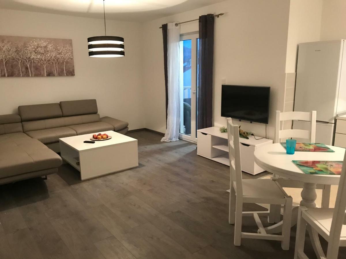 Apartments M&E Mokosica Bagian luar foto